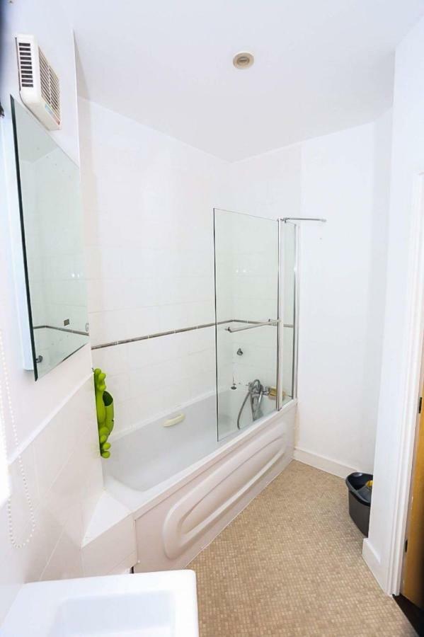 Modern 2 Bedroom Apartamento *